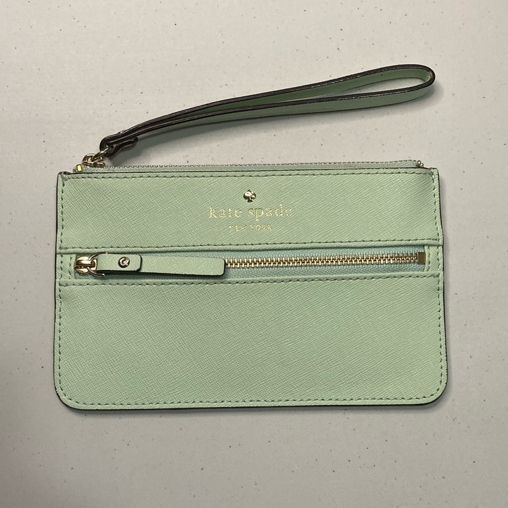 Kate Spade Mint Green Front Pocket Wristlet EXCELLENT CONDITION